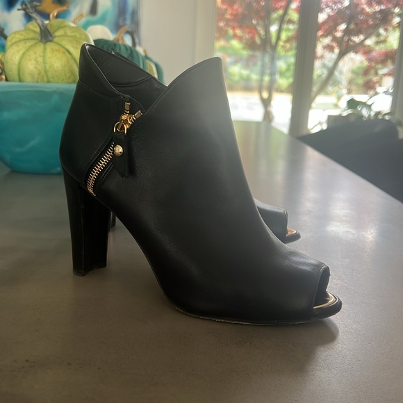 Stuart Weitzman open toe bootie - Picture 2 of 5
